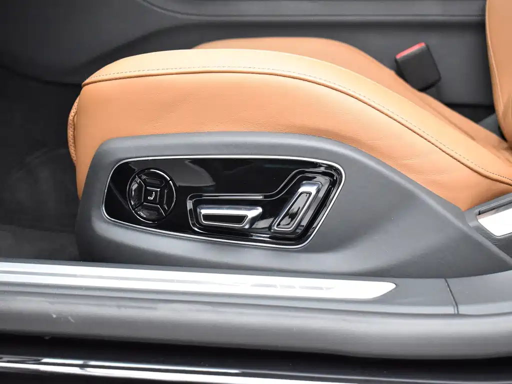 Audi A8 2022 — фото 16