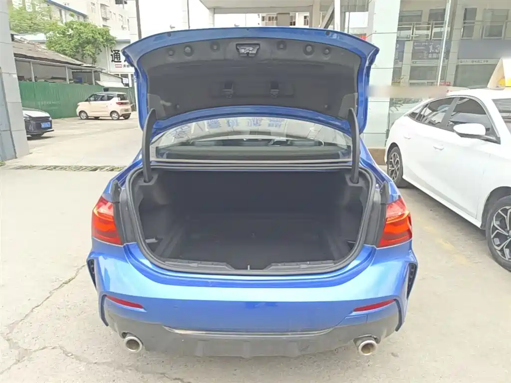 BMW 1 Series 2020 — фото 19