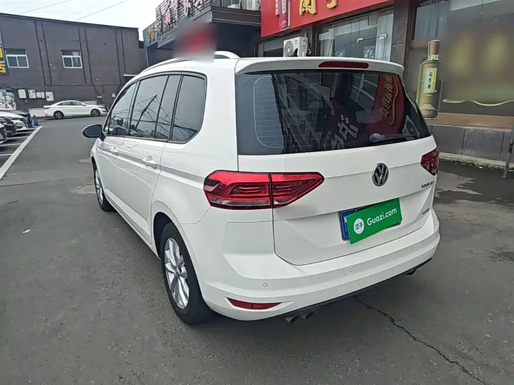 Volkswagen Touran 2017 — фото 5