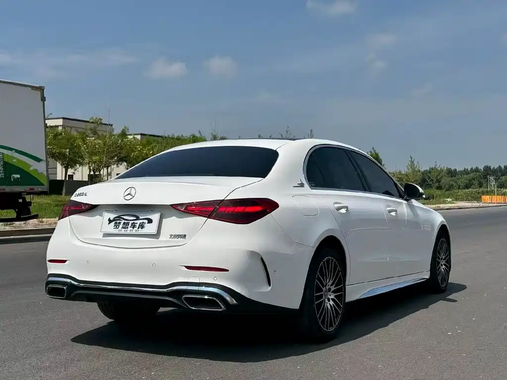 Mercedes-Benz C-Class 2023 — фото 7