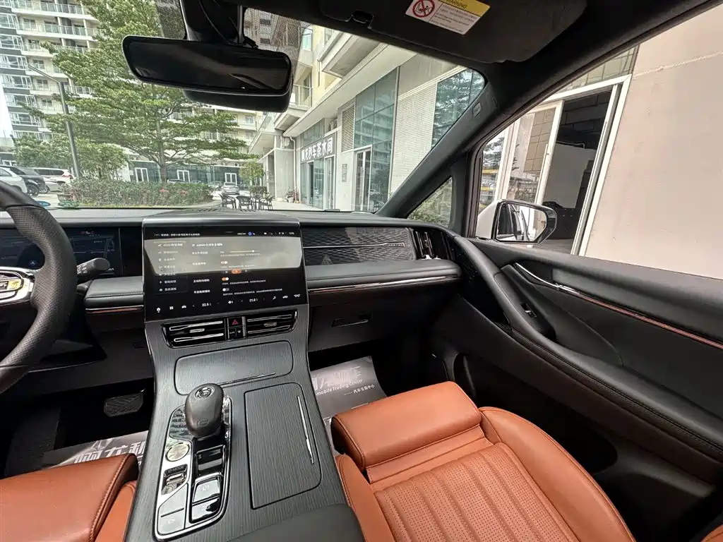 GAC Motor Trumpchi E9 2024 — фото 27
