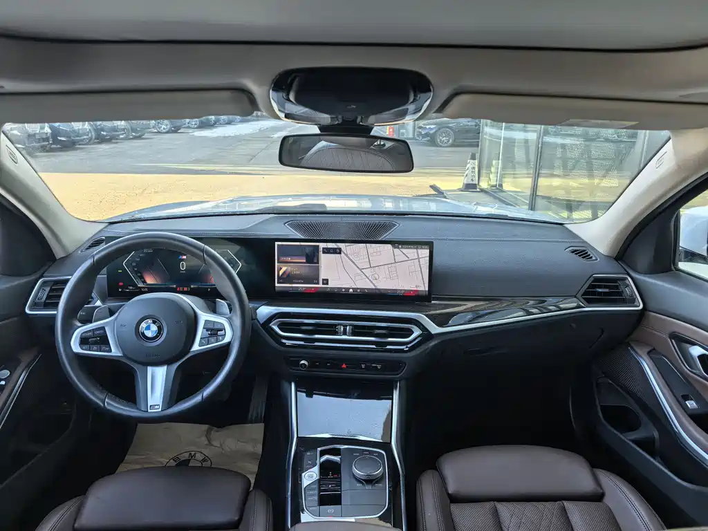 BMW 3 Series 2025 — фото 10