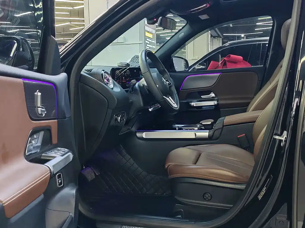 Mercedes-Benz GLB 2023