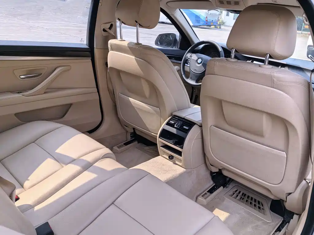 BMW 5 Series 2015 — фото 6