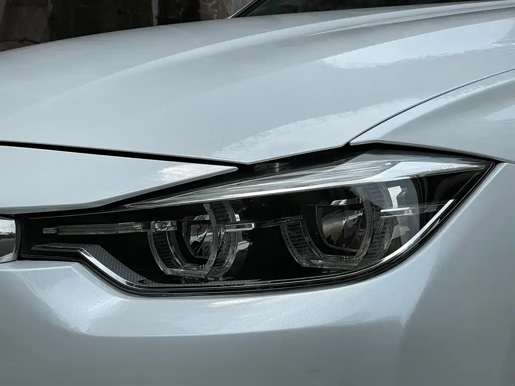 BMW 3 Series 2016 — фото 9