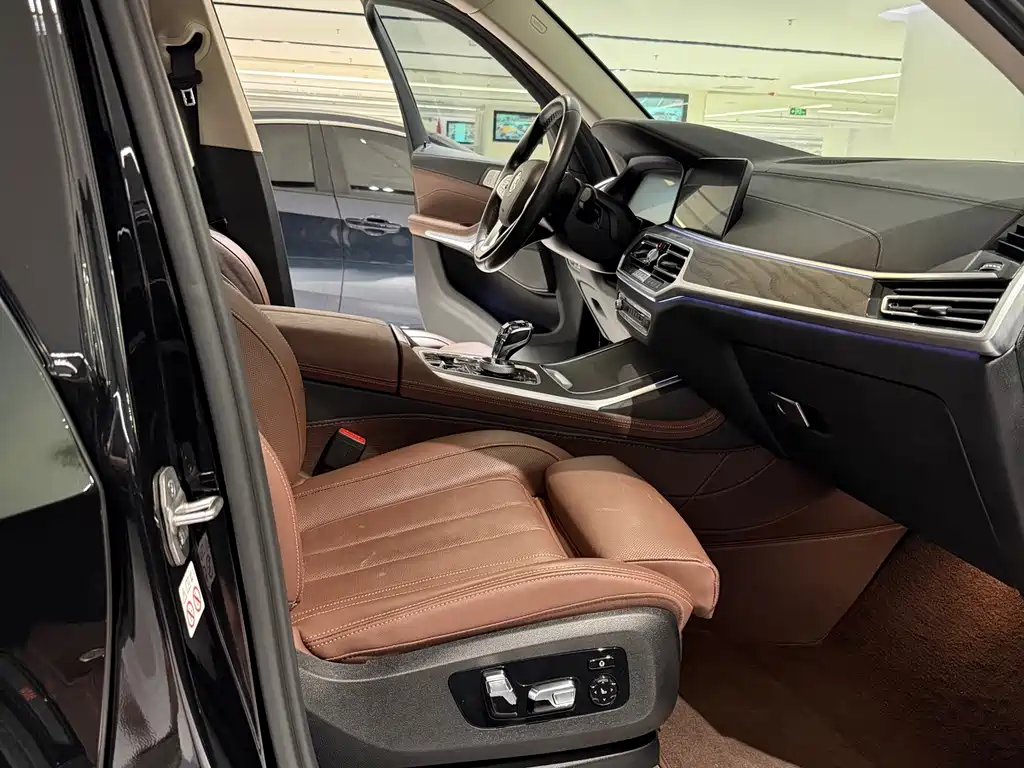 BMW X7 2022 — фото 9