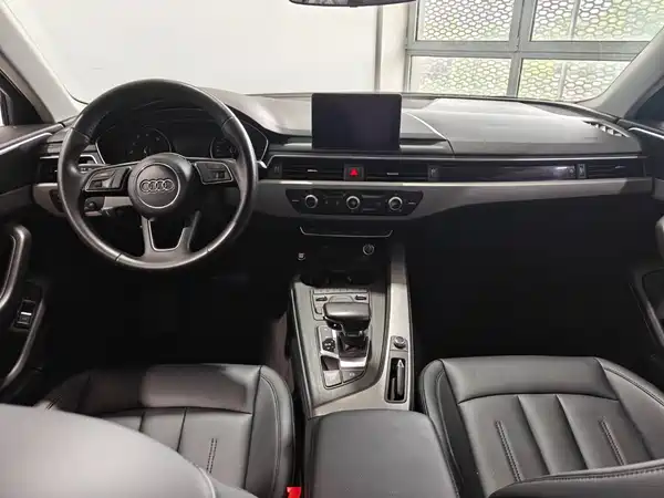 Audi A4L 2019