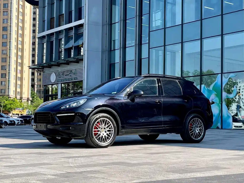 Porsche Cayenne 2014 — фото 1