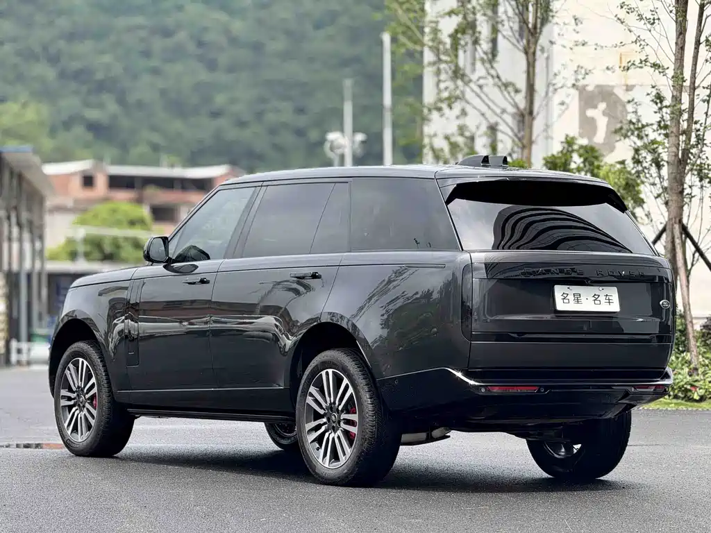 Land Rover Range Rover 2023 — фото 17