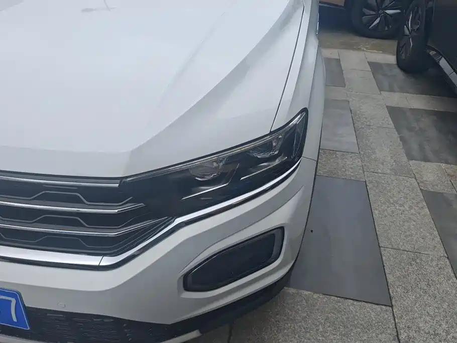 Volkswagen T-Roc 2023 — фото 5