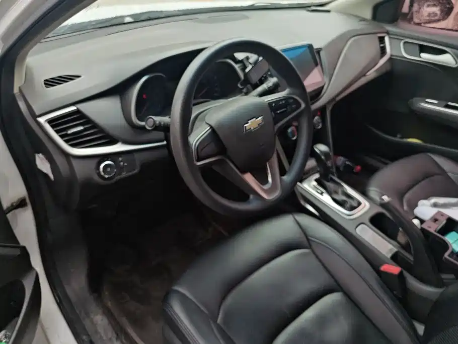 Chevrolet Cavalier 2017 — фото 12