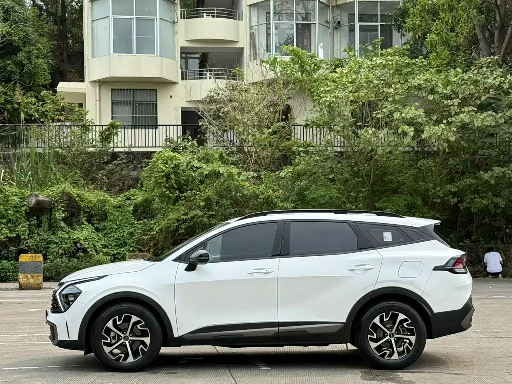 Kia Sportage 2023 — фото 6