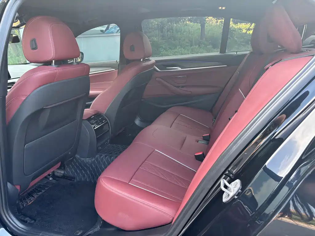 BMW 5 Series 2023 — фото 14