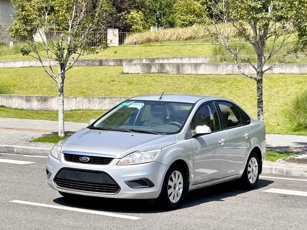 Ford Focus 2013 — фото 1