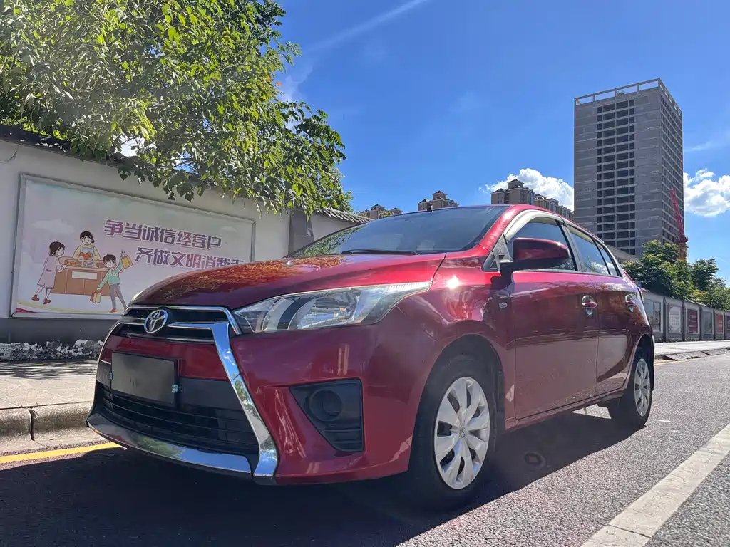 Toyota Yaris L 2014