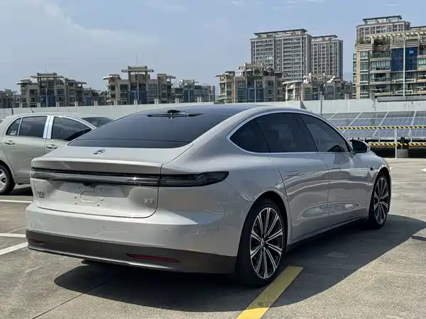 NIO ET7 2025