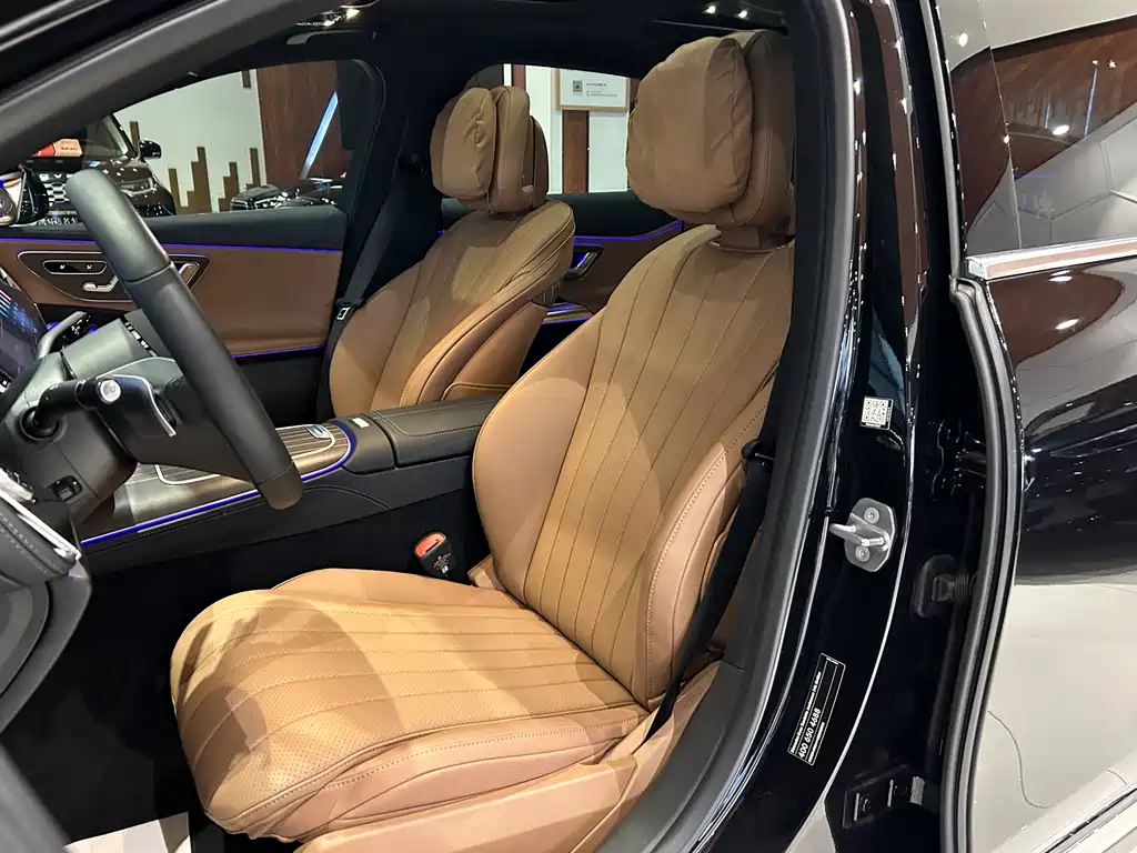 Mercedes-Benz E-Class 2025 — фото 13