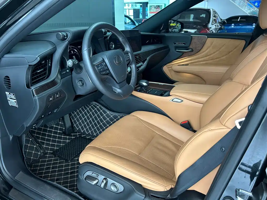 Lexus LS 2021 — фото 12