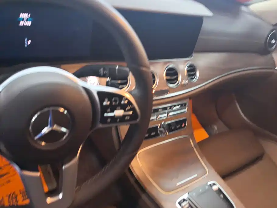 Mercedes-Benz E-Class 2019 — фото 13