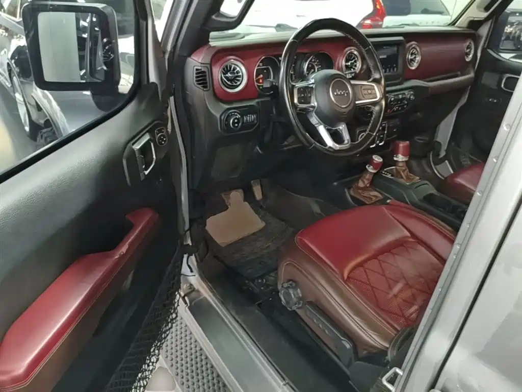 Jeep Wrangler 2020 — фото 16