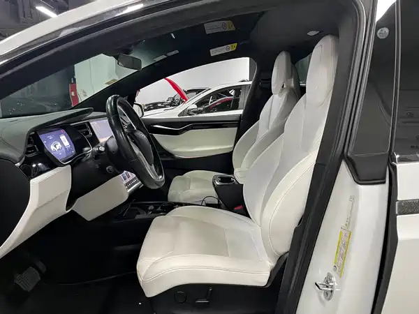 Tesla Model X 2018