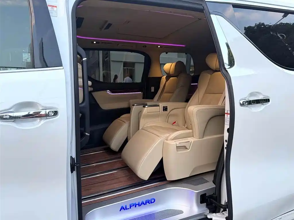Toyota Alphard 2021 — фото 7