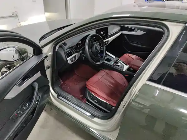 Audi A4L 2020