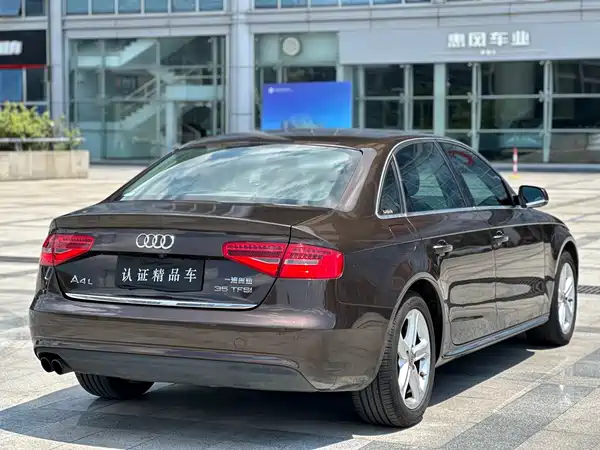 Audi A4L 2015