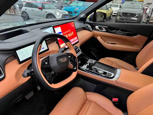 Geely Boyue L 2025