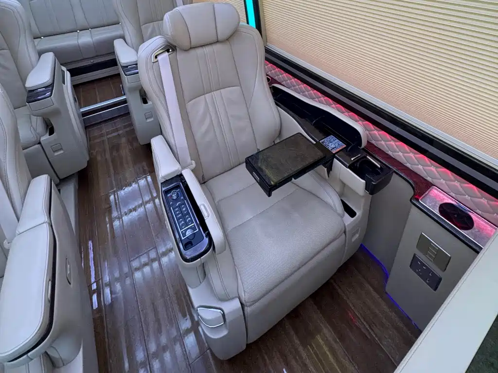Toyota Coaster 2019 — фото 22