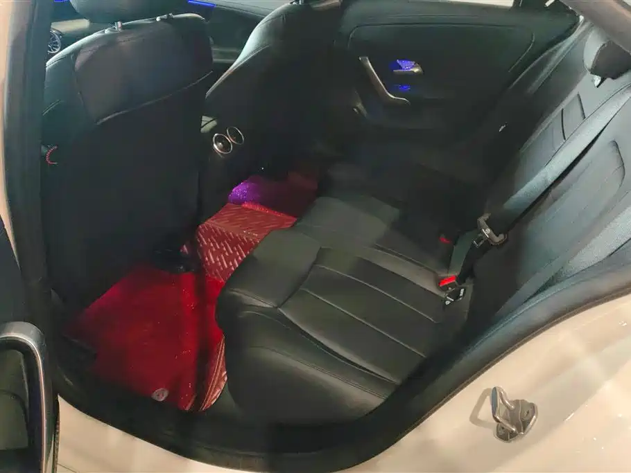 Mercedes-Benz A-Class 2022 — фото 11