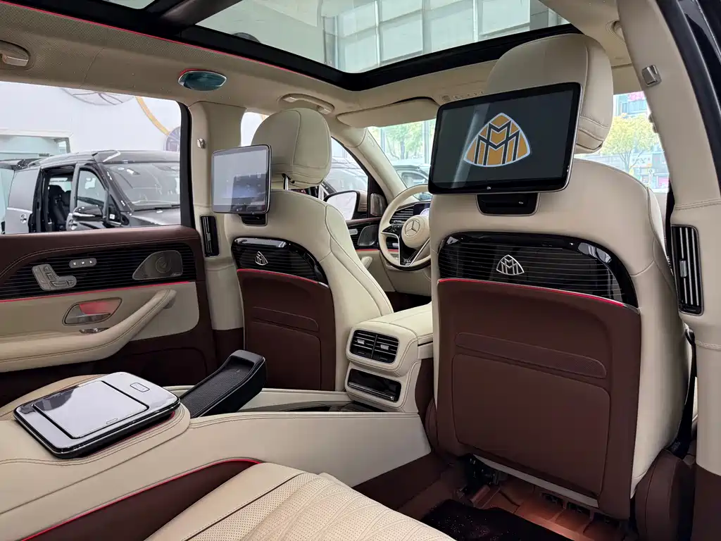 Mercedes-Benz GLS — фото 16
