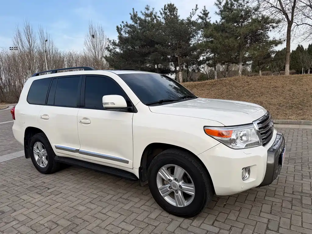 Toyota Land Cruiser 2013 — фото 4