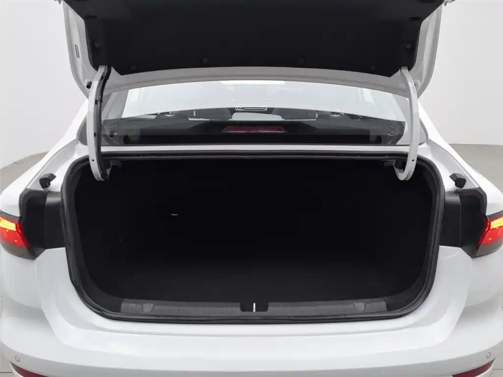 Geely Emgrand 2022 — фото 16