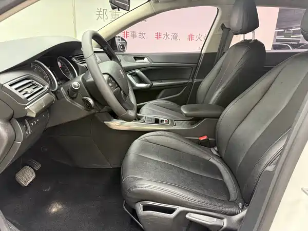 Peugeot 408 2015