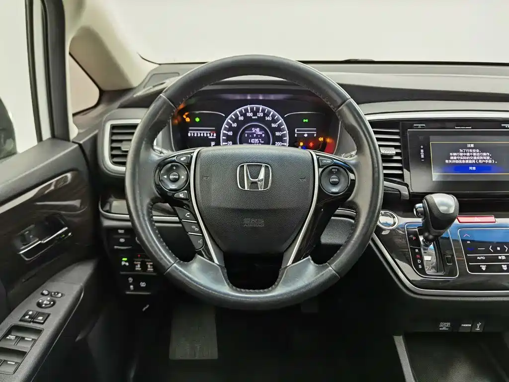 Honda Odyssey 2018 — фото 11