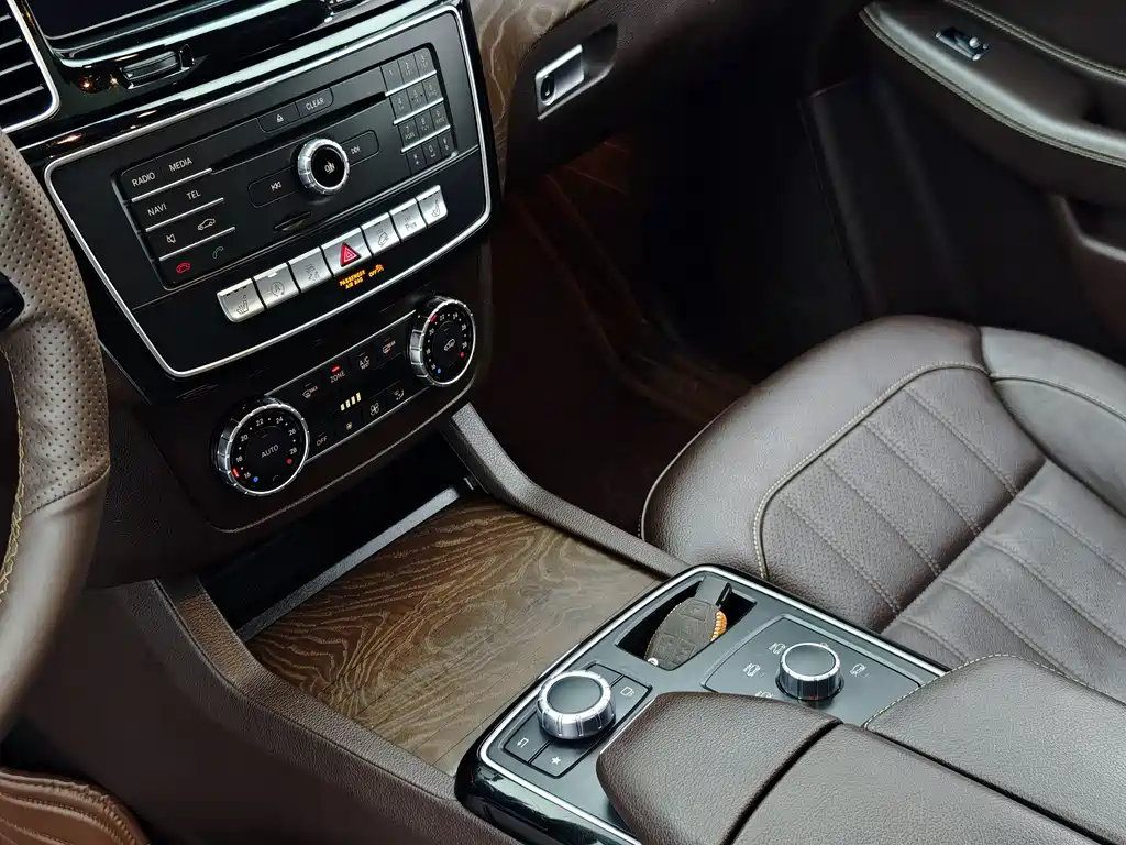 Mercedes-Benz GLE 2018 — фото 11
