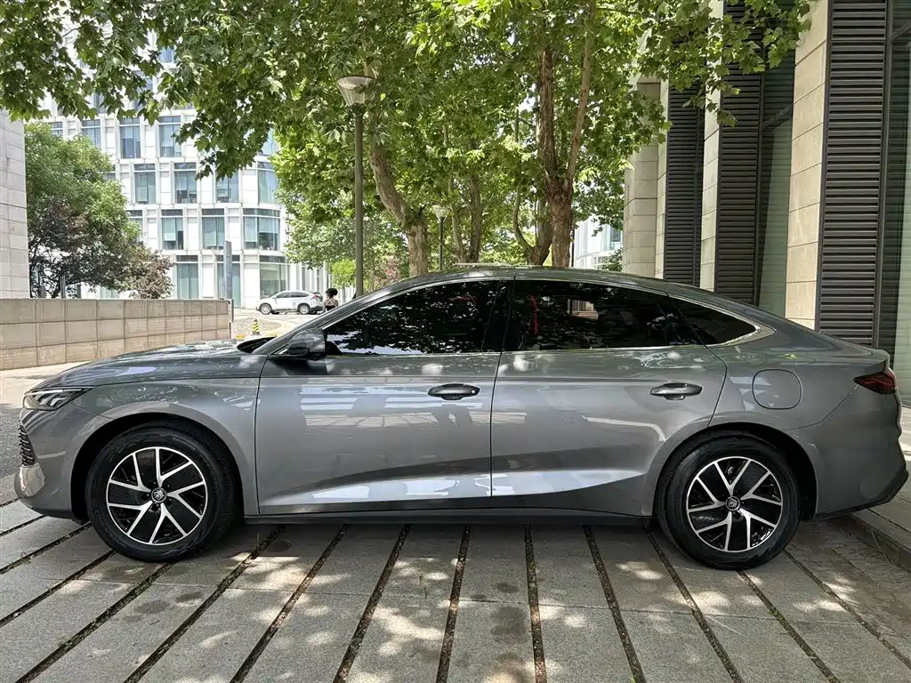 BYD Qin L 2025 — фото 7