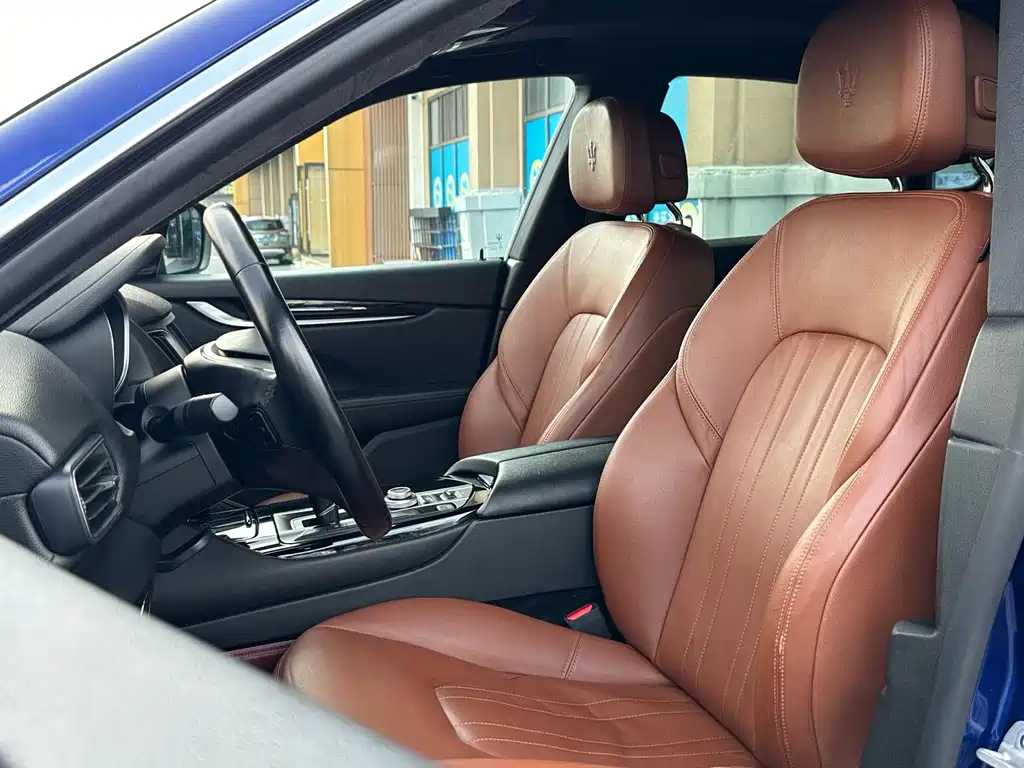 Maserati Levante 2018 — фото 11