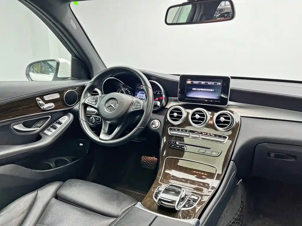 Mercedes-Benz GLC 2019 — фото 24