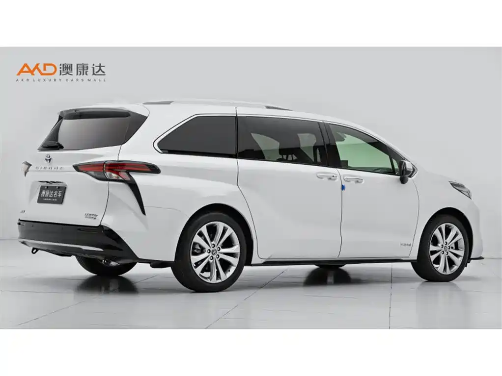 Toyota Sienna 2024 — фото 3
