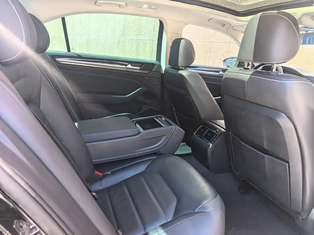 Volkswagen Phideon 2018 — фото 18
