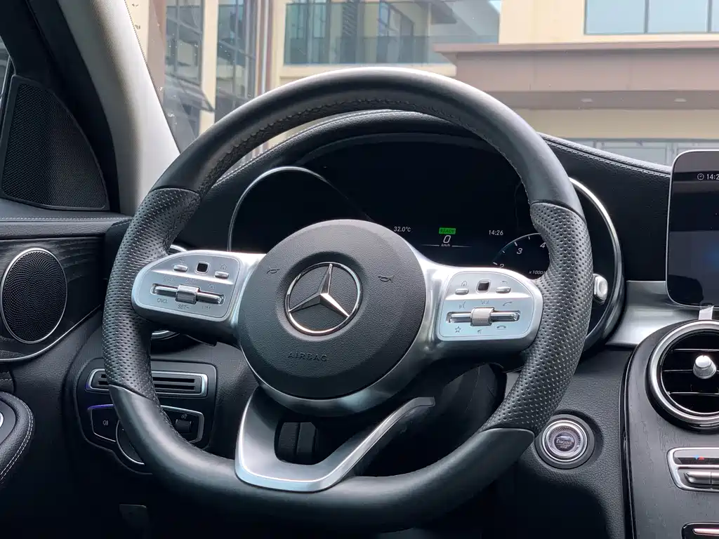 Mercedes-Benz C-Class 2020 — фото 20