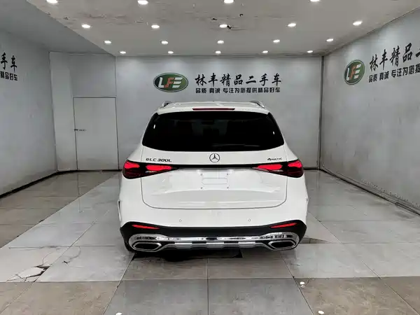 Mercedes-Benz GLC 2023