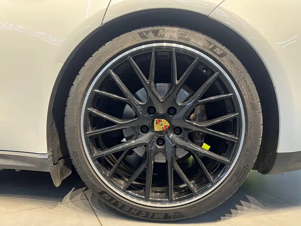 Porsche Panamera 2018 — фото 11
