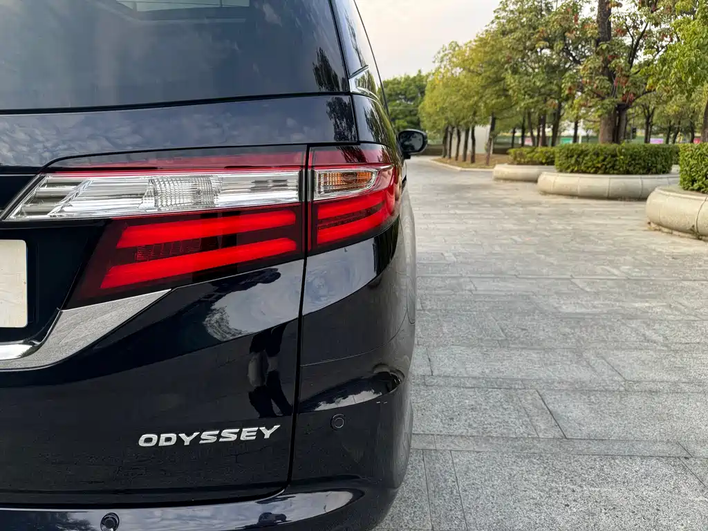 Honda Odyssey 2019 — фото 19