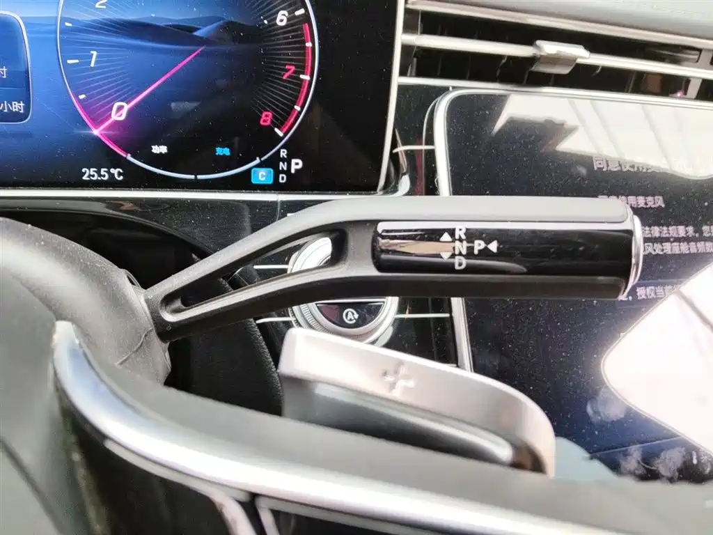 Mercedes-Benz E-Class 2025 — фото 11