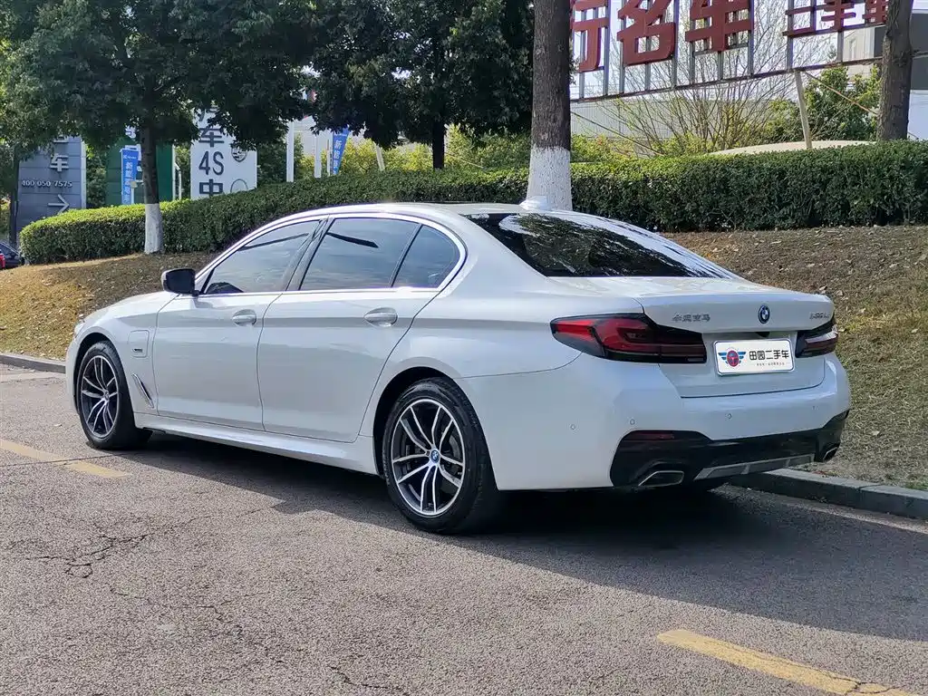 BMW 5 Series New Energy 2022 — фото 4