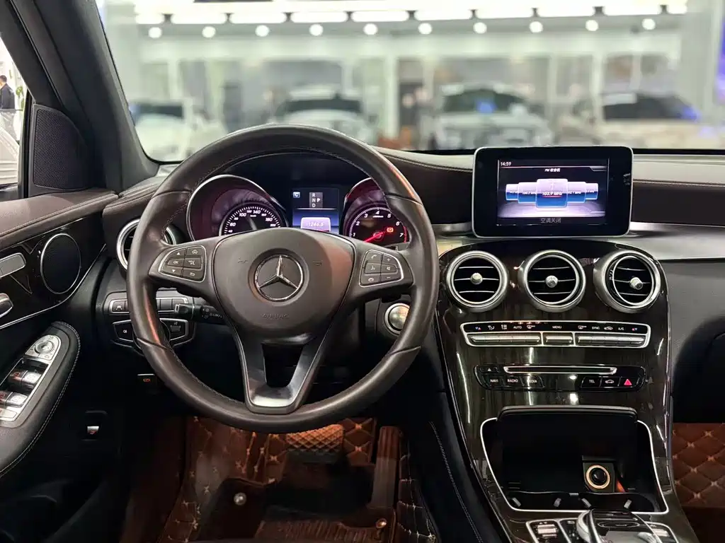 Mercedes-Benz GLC 2018 — фото 3