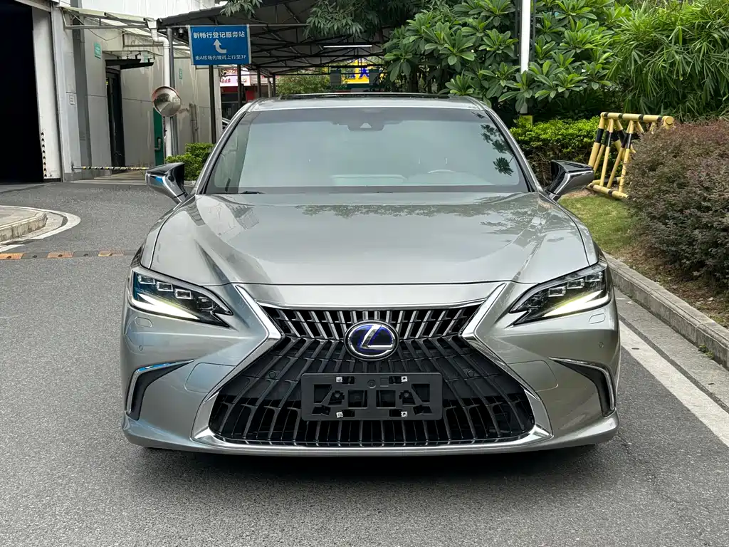 Lexus ES 2022 — фото 2